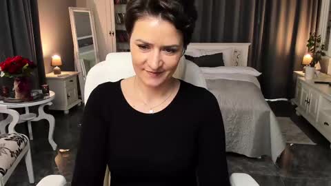 Snapshot of arianasage_ chatting on 02/18/25, 11:44 Ana online show from 02/18/25, 11:44