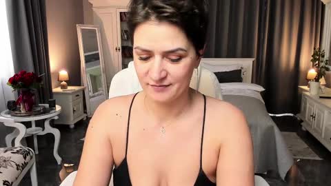 Snapshot of arianasage_ chatting on 02/20/25, 12:25 Ana online show from 02/20/25, 12:25