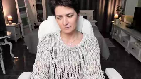 Snapshot of arianasage_ chatting on 03/10/25, 04:25 Ana online show from 03/10/25, 04:25