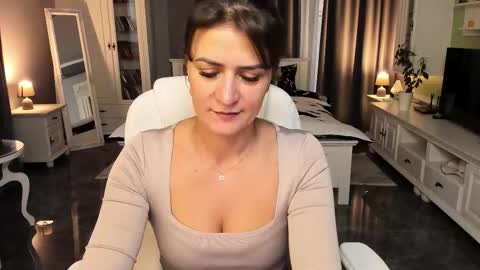 Snapshot of arianasage_ chatting on 10/03/25, 01:41 Ana online show from 10/03/25, 01:41