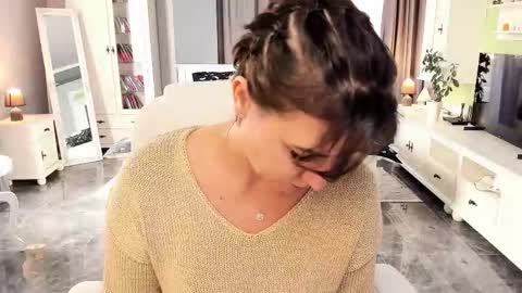 Snapshot of arianasage_ chatting on 10/05/25, 10:46 Ana online show from 10/05/25, 10:46