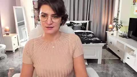 Snapshot of arianasage_ chatting on 10/20/25, 09:54 Ana online show from 10/20/25, 09:54