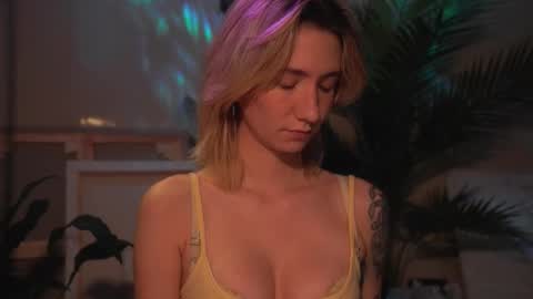 Olivka online show from 10/17/25, 05:54