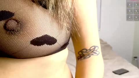 Arianna Pea online show from 01/01/25, 03:34