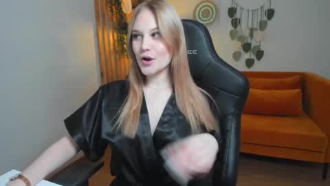 Aria online show from 10/16/25, 06:42