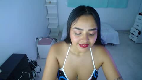 Snapshot of ariel_princess02 chatting on 02/19/25, 02:01 daniella online show from 02/19/25, 02:01