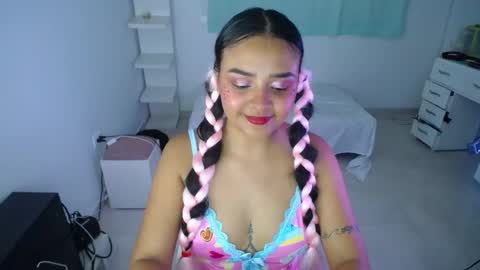 Snapshot of ariel_princess02 chatting on 02/20/25, 02:18 daniella online show from 02/20/25, 02:18