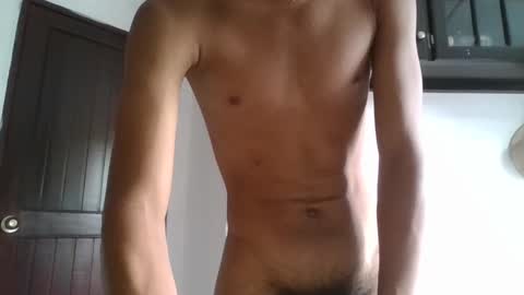 Snapshot of arielaritz chatting on 10/10/25, 02:49 arielaritz online show from 10/10/25, 02:49