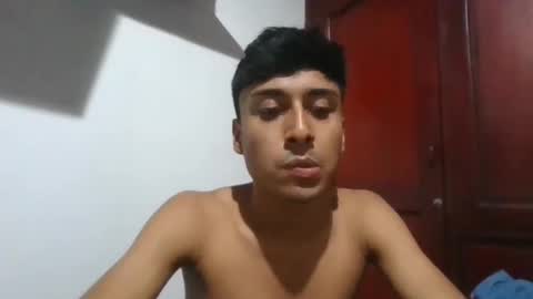 Snapshot of arielaritz chatting on 10/15/25, 02:11 arielaritz online show from 10/15/25, 02:11