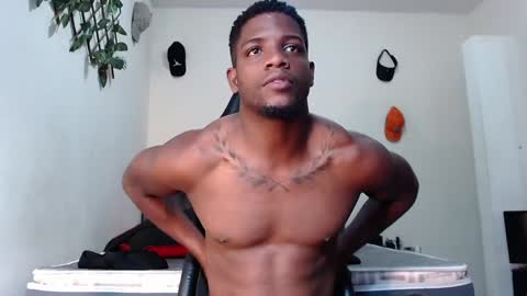 Snapshot of arielbronwxxx chatting on 02/01/25, 04:00 chris online show from 02/01/25, 04:00