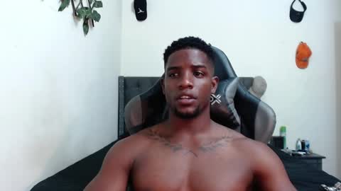 Snapshot of arielbronwxxx chatting on 02/15/25, 11:47 chris online show from 02/15/25, 11:47