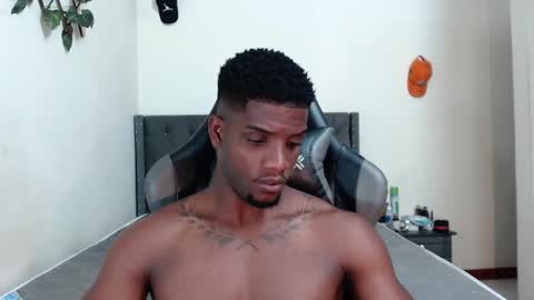 Snapshot of arielbronwxxx chatting on 02/21/25, 07:43 chris online show from 02/21/25, 07:43