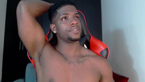 Snapshot of arielbronwxxx chatting on 03/02/25, 12:01 chris online show from 03/02/25, 12:01