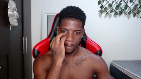Snapshot of arielbronwxxx chatting on 03/08/25, 11:48 chris online show from 03/08/25, 11:48
