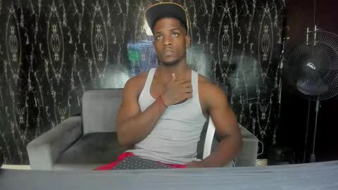 Snapshot of arielbronwxxx chatting on 09/23/25, 03:09 chris online show from 09/23/25, 03:09
