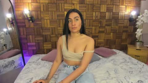 Snapshot of ariiaa_1 chatting on 01/20/25, 07:46 ARIANNA online show from 01/20/25, 07:46