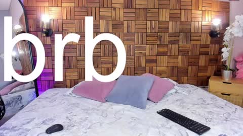 Snapshot of ariiaa_1 chatting on 01/28/25, 11:17 ARIANNA online show from 01/28/25, 11:17