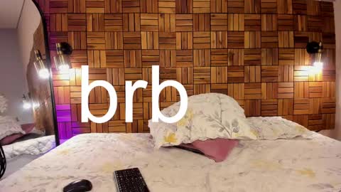 Snapshot of ariiaa_1 chatting on 02/19/25, 11:04 ARIANNA online show from 02/19/25, 11:04