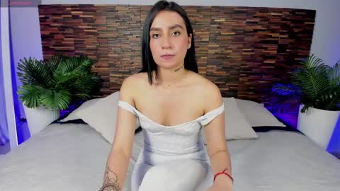 Snapshot of ariiaa_1 chatting on 09/18/25, 11:29 ARIANNA online show from 09/18/25, 11:29