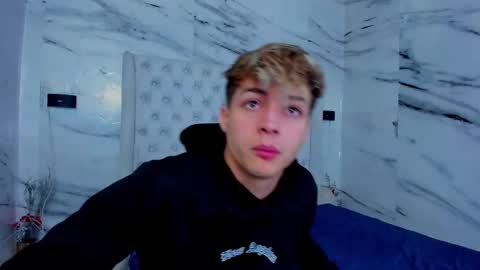 Snapshot of arissha_lee chatting on 11/11/25, 01:11 celina online show from 11/11/25, 01:11