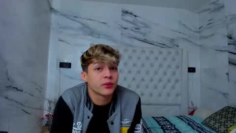 Snapshot of arissha_lee chatting on 11/16/25, 01:28 celina online show from 11/16/25, 01:28