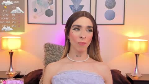 Snapshot of arivega chatting on 01/26/25, 01:31 Nice to meet you thumb up me please its important I LOOK MY BIO DOWN online show from 01/26/25, 01:31