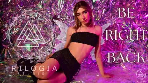Snapshot of arivega chatting on 02/14/25, 07:17 Nice to meet you thumb up me please its important I LOOK MY BIO DOWN online show from 02/14/25, 07:17