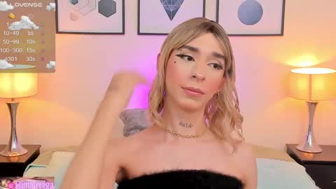 Snapshot of arivega chatting on 02/27/25, 07:34 Nice to meet you thumb up me please its important I LOOK MY BIO DOWN online show from 02/27/25, 07:34