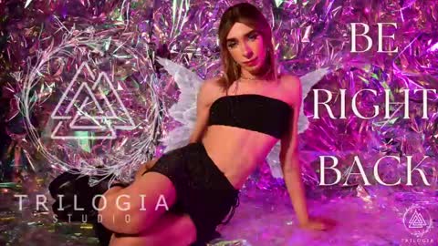 Snapshot of arivega chatting on 03/05/25, 10:44 Nice to meet you thumb up me please its important I LOOK MY BIO DOWN online show from 03/05/25, 10:44
