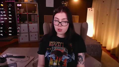 Astrid online show from 02/21/25, 12:27