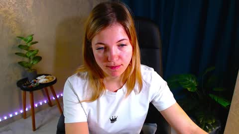 Snapshot of arlana_klart chatting on 10/27/25, 01:09 Arlana online show from 10/27/25, 01:09