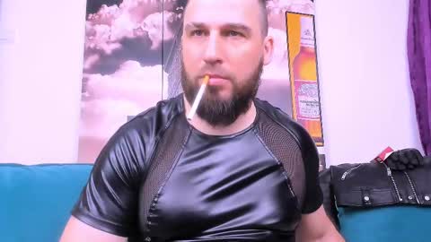 Snapshot of armandosteel chatting on 02/19/25, 05:05 Armando online show from 02/19/25, 05:05