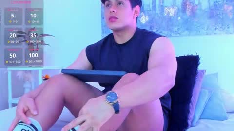 Snapshot of arminjones1 chatting on 10/07/25, 03:04 online show from 10/07/25, 03:04