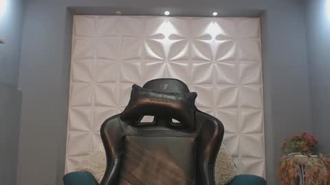 Arohom Lester online show from 10/23/25, 10:58