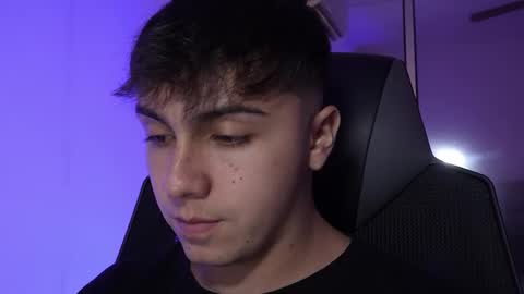 aron__cooper online show from 10/18/25, 12:24