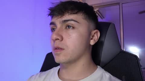 aron__cooper online show from 10/19/25, 12:44