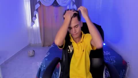 Aaron online show from 11/14/25, 08:51