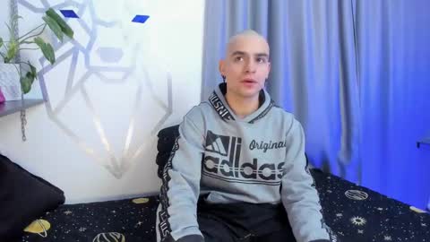 Snapshot of aron_santoro1 chatting on 01/19/25, 04:33 Aron Santoro online show from 01/19/25, 04:33