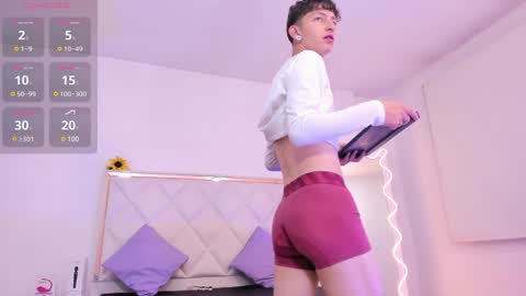 Snapshot of aron_tay chatting on 12/22/24, 03:55 your aron online show from 12/22/24, 03:55