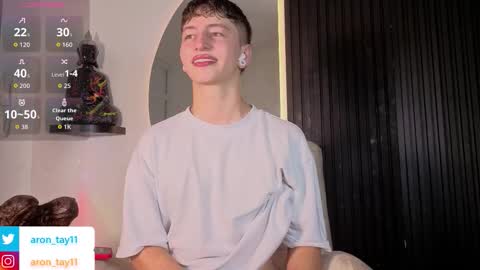 Snapshot of aron_tay chatting on 11/12/25, 03:07 your aron online show from 11/12/25, 03:07