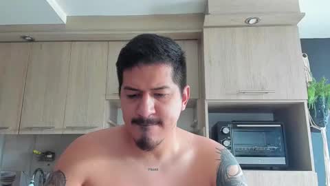 ARON  Independent model  online show from 10/26/25, 08:48