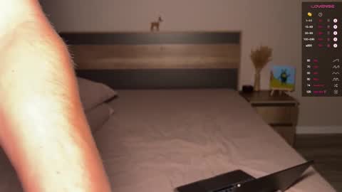 Aron and Phil solo online show from 10/17/25, 03:58