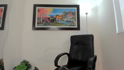 Snapshot of aroon_connor chatting on 01/21/25, 10:30 online show from 01/21/25, 10:30