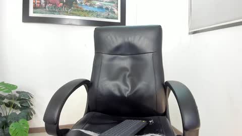 Snapshot of aroon_connor chatting on 02/04/25, 02:28 online show from 02/04/25, 02:28
