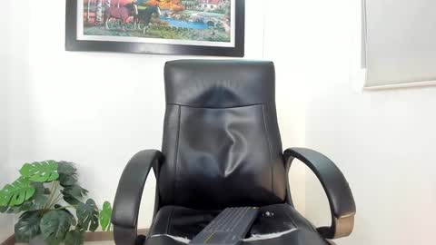 Snapshot of aroon_connor chatting on 02/09/25, 02:06 online show from 02/09/25, 02:06