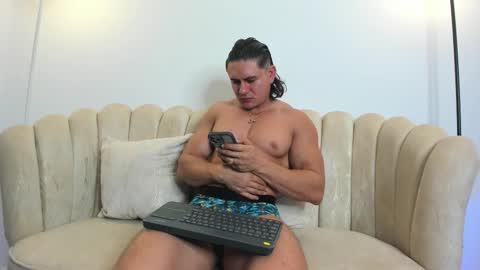   online show from 10/07/25, 11:02