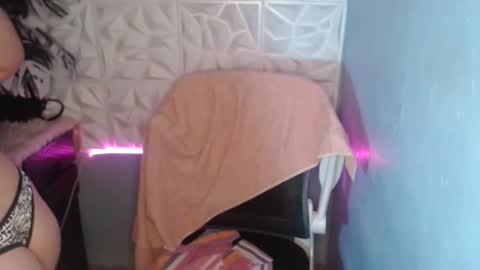 monica online show from 10/09/25, 09:02