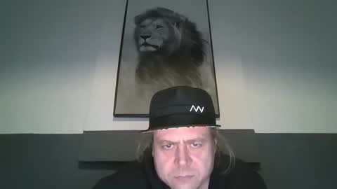 Snapshot of arthure944491 chatting on 11/22/25, 05:23 arthure944491 online show from 11/22/25, 05:23