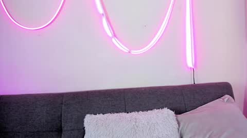 Snapshot of artmiajoy chatting on 12/17/24, 04:21 MIA OF artmiajoy online show from 12/17/24, 04:21