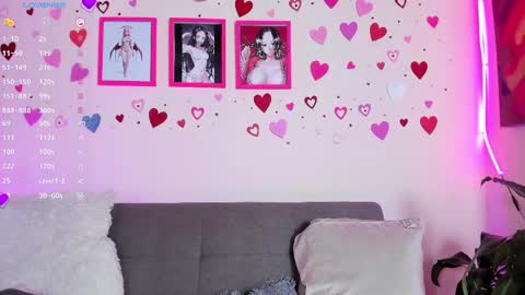 Snapshot of artmiajoy chatting on 03/05/25, 02:01 MIA OF artmiajoy online show from 03/05/25, 02:01